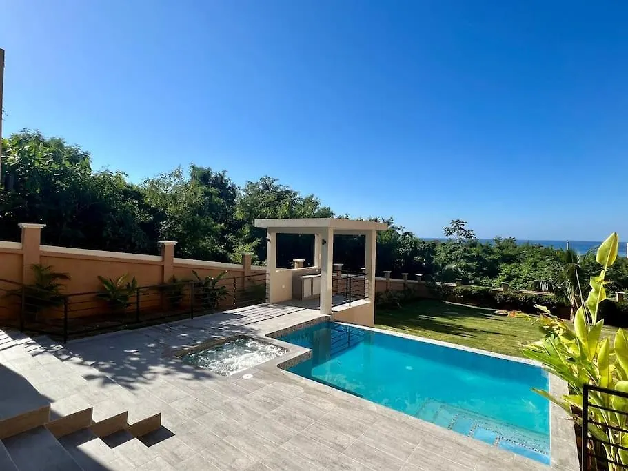 Apartman The Indianna ~ Luxury Pool & Spa Whitehouse